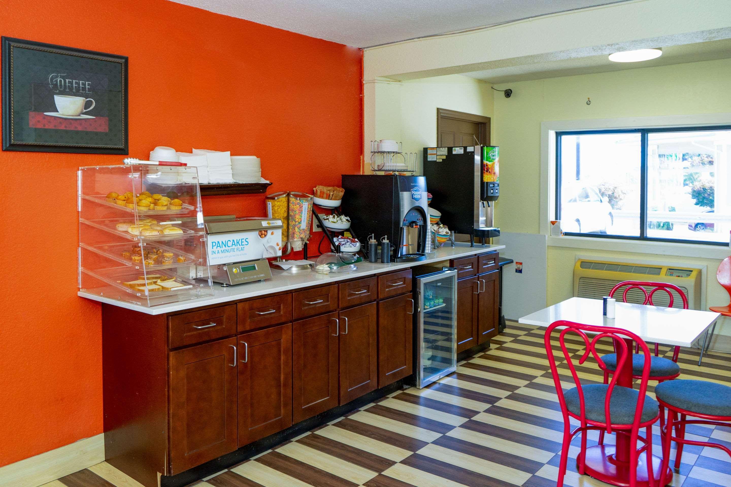 Econo Lodge Weldon - Roanoke Rapids Eksteriør bilde